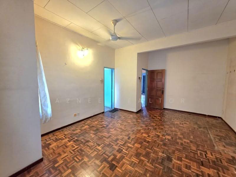 2-storey Terraced House for Sale in Bandar Teknologi Kajang (Kajang) - Maznee Realtor - Living Room - PropertyGuru.com.my