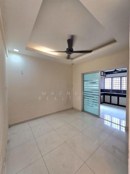 2-storey Terraced House for Sale in Bandar Teknologi Kajang (Kajang) - Maznee Realtor - Living Room - PropertyGuru.com.my