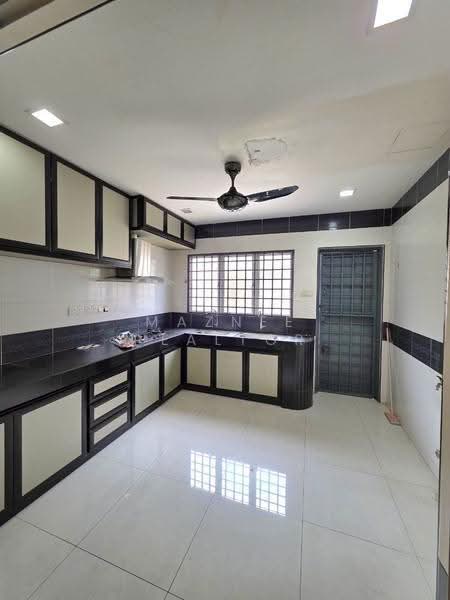 2-storey Terraced House for Sale in Bandar Teknologi Kajang (Kajang) - Maznee Realtor - Kitchen - PropertyGuru.com.my