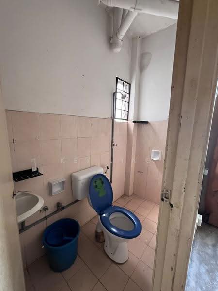 Apartment for Sale at Kelana Idaman - Key Ling - Bathroom - PropertyGuru.com.my