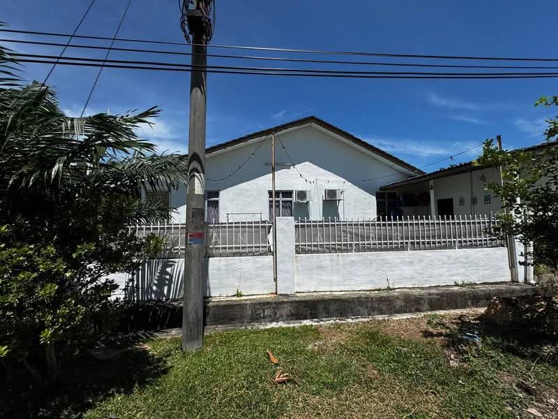 1-storey Terraced House for Sale in Sepang (Selangor) - Azean Wahab - Exterior - PropertyGuru.com.my