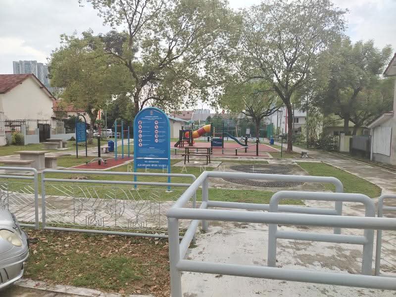 Rumah Berkembar untuk Dijual di Seksyen 1a (Petaling Jaya) - Rehann L - Exterior - PropertyGuru.com.my