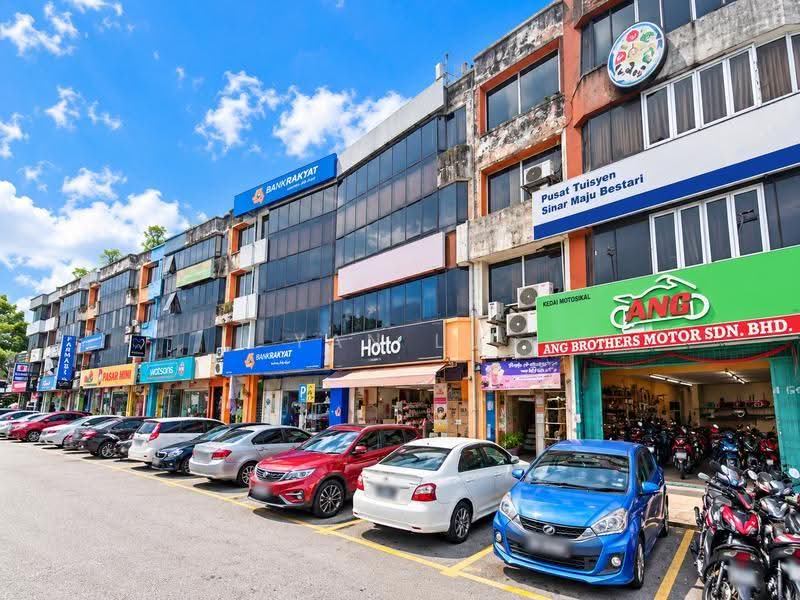 Kedai / Pejabat untuk Disewa di Seksyen U3 (Shah Alam) - Yan Lu - Exterior - PropertyGuru.com.my
