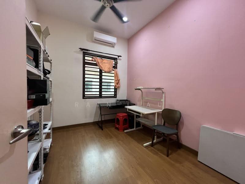 2-storey Terraced House for Sale in Kota Bayuemas (Klang) - Rain Liau - Study - PropertyGuru.com.my