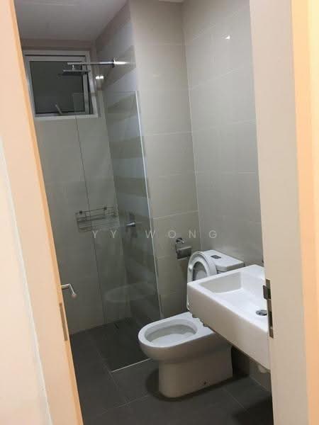 Kediaman Servis untuk Dijual di Southbank Residence - YY Wong - Bathroom - PropertyGuru.com.my