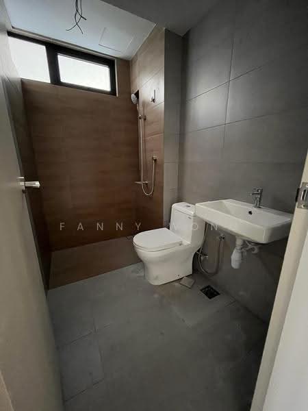 Pangsapuri untuk Dijual di Vivo Executive Apartment - Fanny Wong - Bathroom - PropertyGuru.com.my