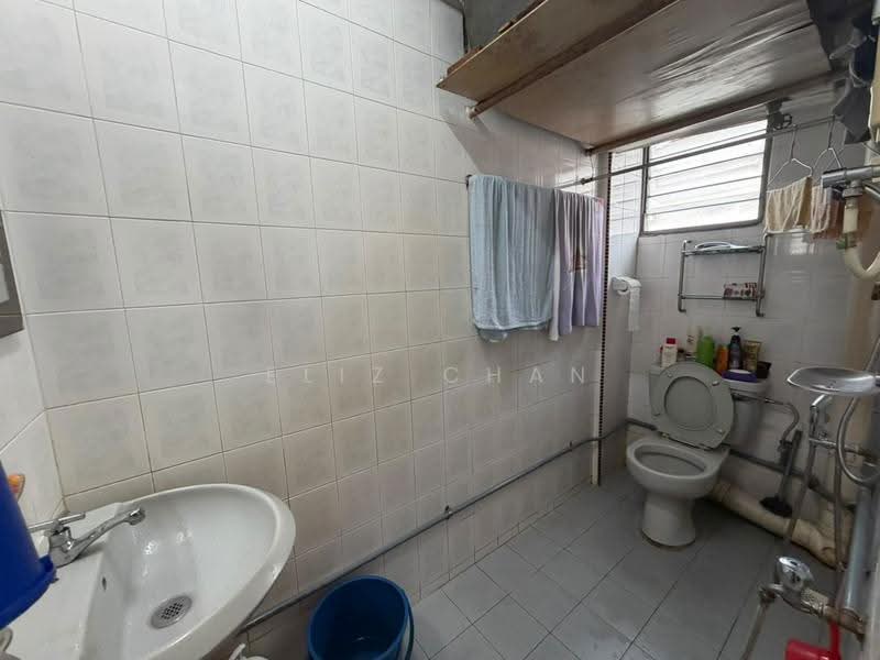 Flat for Sale at Jinjang Selatan - Eliz Chan - Bathroom - PropertyGuru.com.my