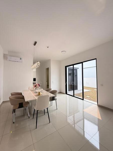 Cluster House for Rent in Taman Ekoflora (Johor Bahru) - Alicia Voon - Dining Room - PropertyGuru.com.my