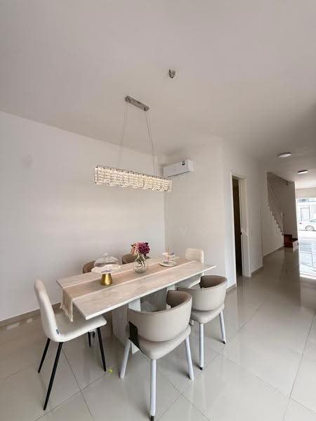 Cluster House for Rent in Taman Ekoflora (Johor Bahru) - Alicia Voon - Dining Room - PropertyGuru.com.my