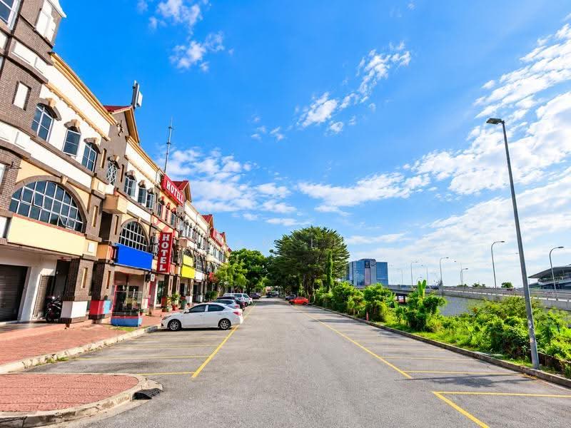 Kedai / Pejabat untuk Disewa di Seksyen 8 (Kota Damansara) - Yan Lu - Exterior - PropertyGuru.com.my