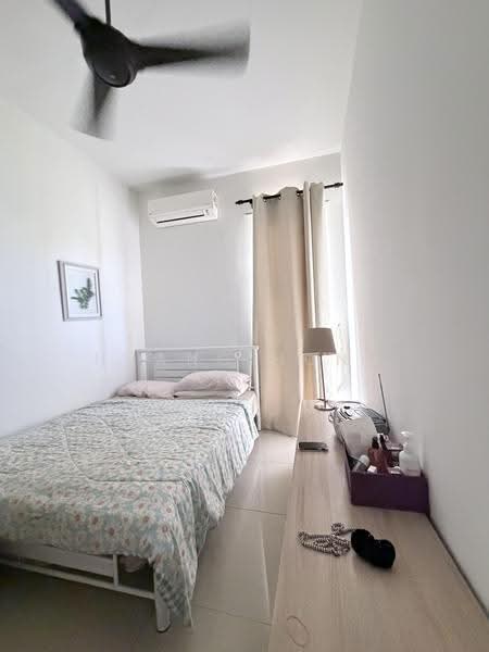 Kondominium untuk Disewa di Isle of Kamares - Huang Hong - Bedroom - PropertyGuru.com.my