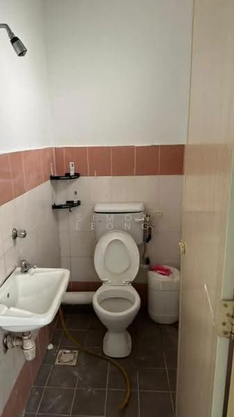 Apartment for Sale at Mentari Court - Simon Leong - Bathroom - PropertyGuru.com.my