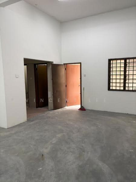 Shop for Rent in Bandar Tun Hussein Onn (Cheras) - Vincent Lee - Interior - PropertyGuru.com.my