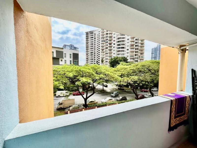 Pangsapuri untuk Dijual di Vantage Point (Menang Ria) - YY Wong - Balcony - PropertyGuru.com.my