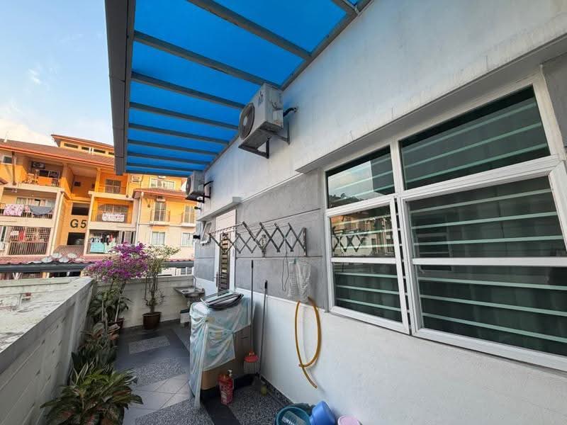 Semi-Detached House for Sale in Selayang (Selangor) - Jason Ng - Balcony - PropertyGuru.com.my