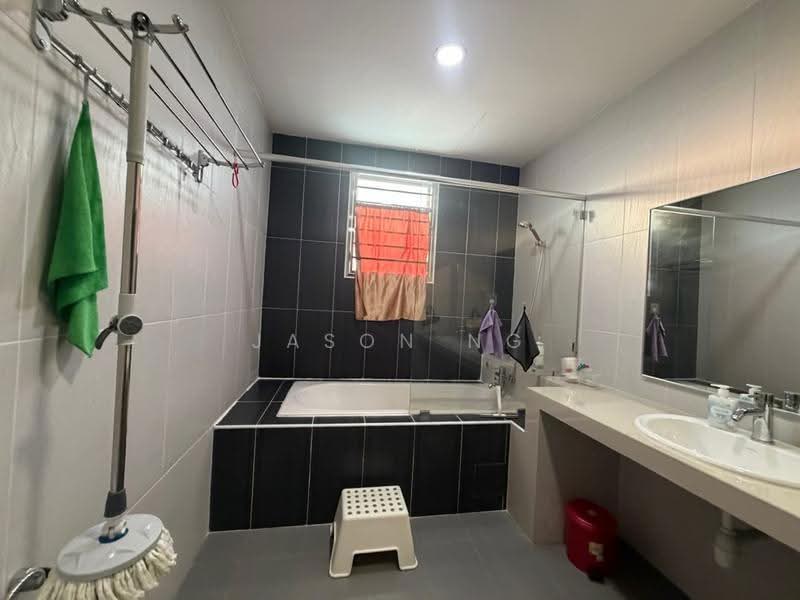 Semi-Detached House for Sale in Selayang (Selangor) - Jason Ng - Bathroom - PropertyGuru.com.my