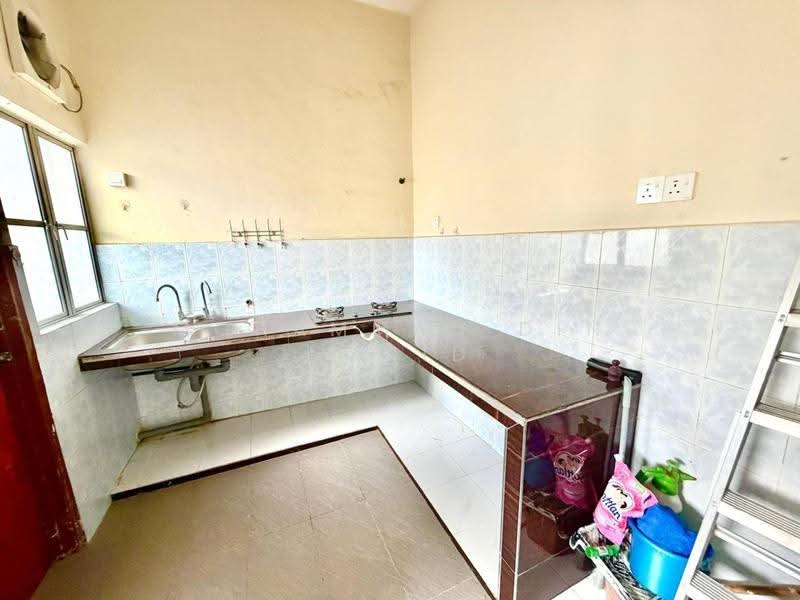 2-storey Terraced House for Sale in Taman Impian Bukit Naga (Shah Alam) - Mohammad Din Majid - Kitchen - PropertyGuru.com.my