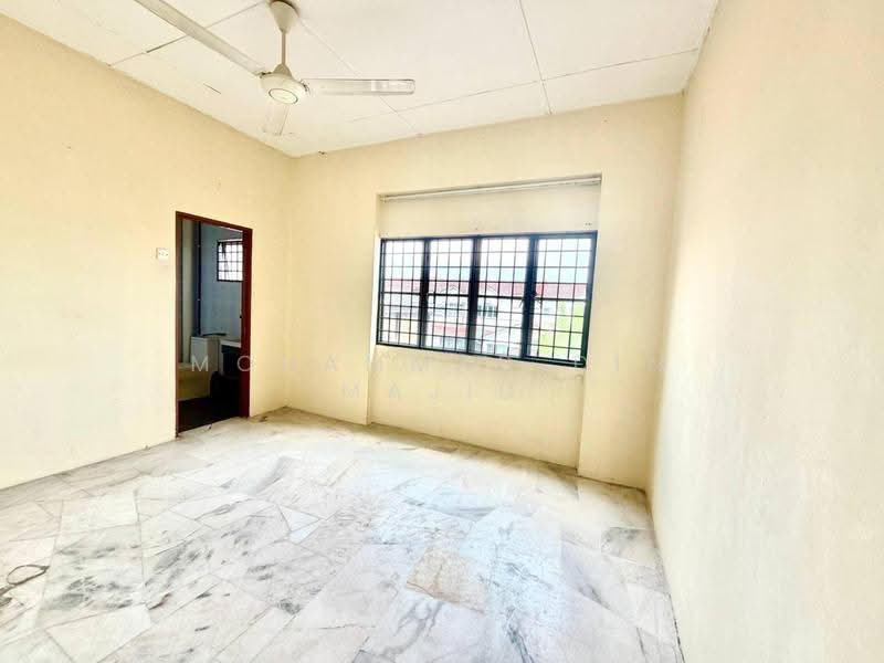 2-storey Terraced House for Sale in Taman Impian Bukit Naga (Shah Alam) - Mohammad Din Majid - Interior - PropertyGuru.com.my