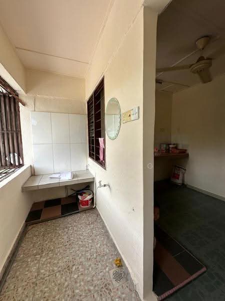Flat for Sale at Apartment Dahlia B - YY Wong - Kitchen - PropertyGuru.com.my