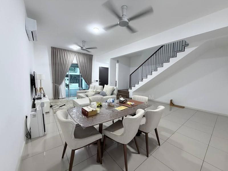 Rumah Teres 2-Tingkat untuk Dijual di Dengkil (Selangor) - Azizirrahim . - Living Room - PropertyGuru.com.my