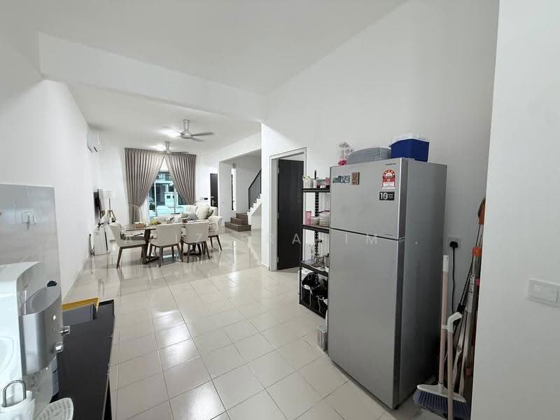 Rumah Teres 2-Tingkat untuk Dijual di Dengkil (Selangor) - Azizirrahim . - Living Room - PropertyGuru.com.my
