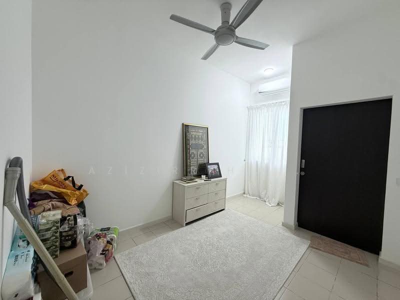 Rumah Teres 2-Tingkat untuk Dijual di Dengkil (Selangor) - Azizirrahim . - Living Room - PropertyGuru.com.my
