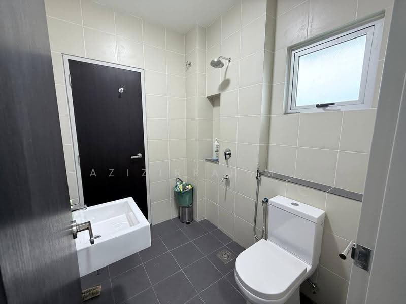 Rumah Teres 2-Tingkat untuk Dijual di Dengkil (Selangor) - Azizirrahim . - Bathroom - PropertyGuru.com.my