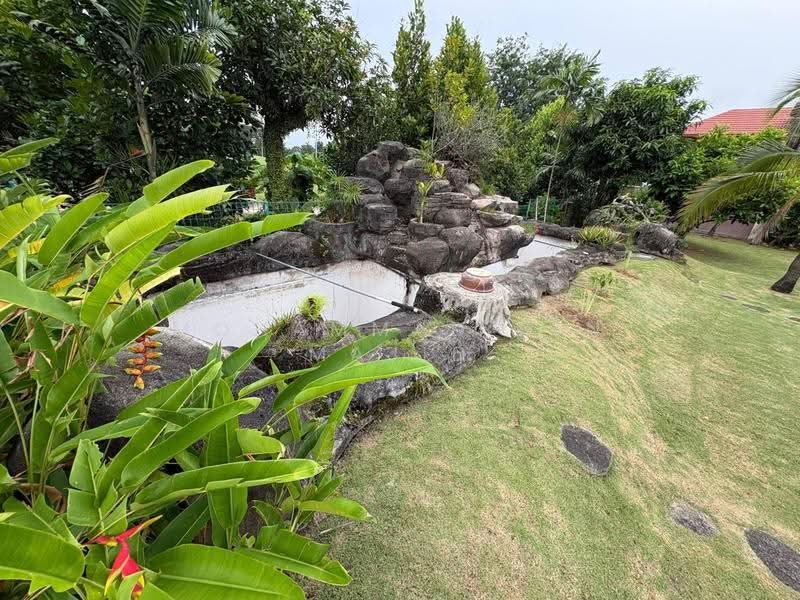 Bungalow House for Sale in Sultan Abdul Aziz Shah Golf & Country Club (Shah Alam) - Mohammad Din Majid - Exterior - PropertyGuru.com.my