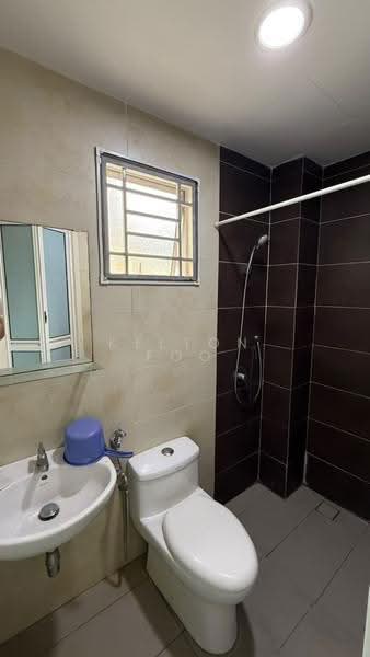 2-storey Terraced House for Sale in Kota Emerald (Rawang) - Kelton Foo - Bathroom - PropertyGuru.com.my
