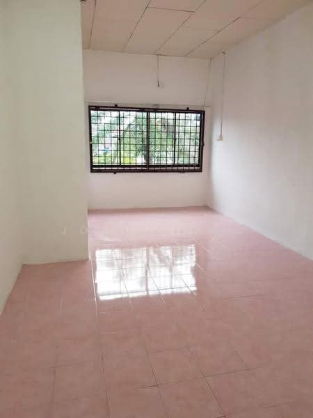 2-storey Terraced House for Rent in Taman Maju (Batu Pahat) - Jojo Chung - Living Room - PropertyGuru.com.my