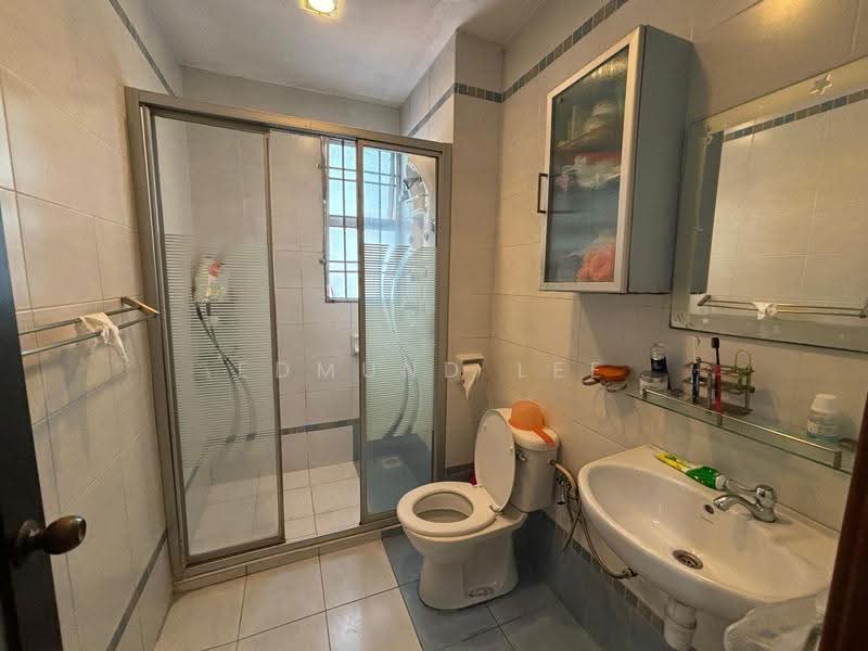 2-storey Terraced House for Sale in Kemuning Utama (Shah Alam) - Edmund Lee - Bathroom - PropertyGuru.com.my