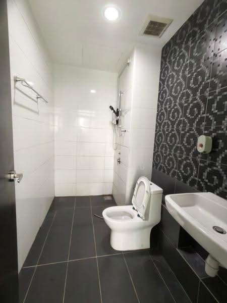 Service Residence for Rent at Wave @ Marina Cove - LZ Lau - Bathroom - PropertyGuru.com.my