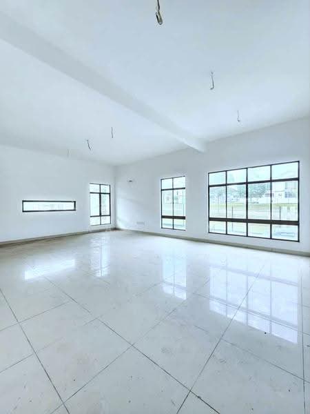 2-storey Terraced House for Sale in Taman Seri Austin (Tebrau) - Karl Lim - Living Room - PropertyGuru.com.my