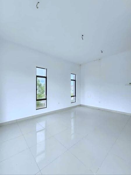 2-storey Terraced House for Sale in Taman Seri Austin (Tebrau) - Karl Lim - Living Room - PropertyGuru.com.my