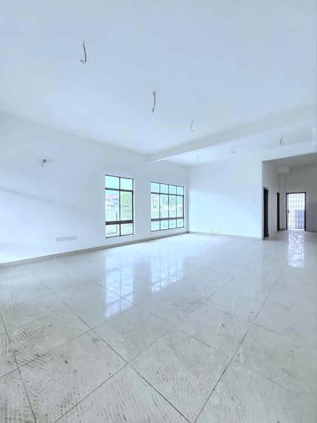 2-storey Terraced House for Sale in Taman Seri Austin (Tebrau) - Karl Lim - Living Room - PropertyGuru.com.my