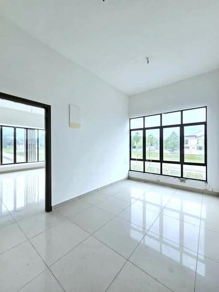 2-storey Terraced House for Sale in Taman Seri Austin (Tebrau) - Karl Lim - Living Room - PropertyGuru.com.my