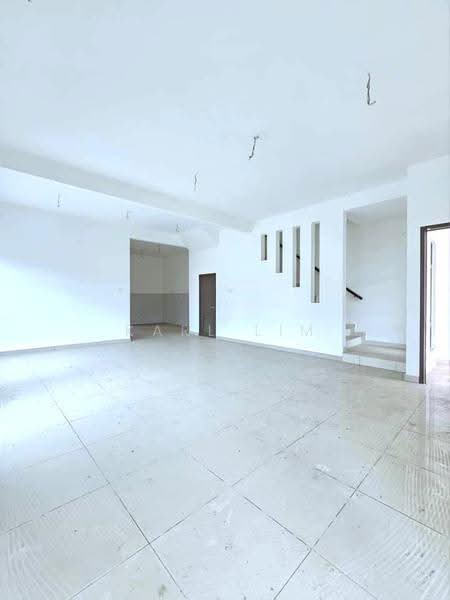 2-storey Terraced House for Sale in Taman Seri Austin (Tebrau) - Karl Lim - Living Room - PropertyGuru.com.my