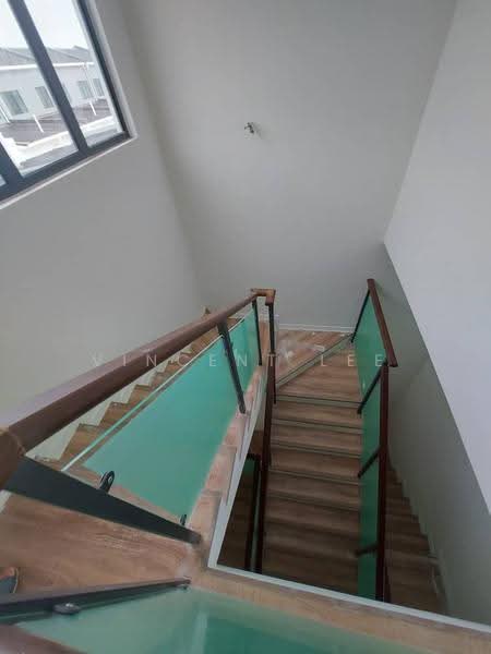 Rumah Teres 3-Tingkat untuk Dijual di Taman Puncak Jalil (Seri Kembangan) - Vincent Lee - PropertyGuru.com.my
