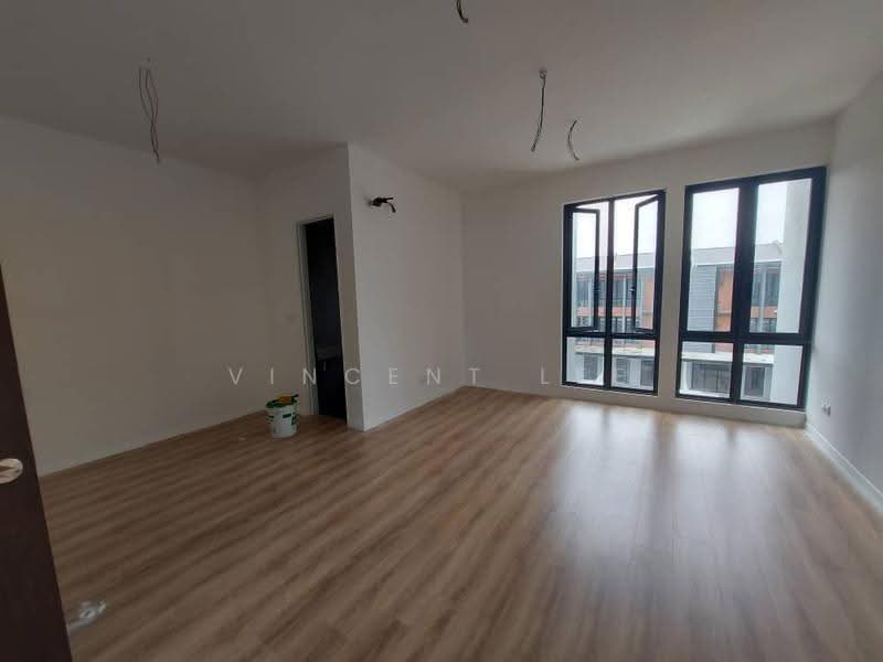 Rumah Teres 3-Tingkat untuk Dijual di Taman Puncak Jalil (Seri Kembangan) - Vincent Lee - Living Room - PropertyGuru.com.my