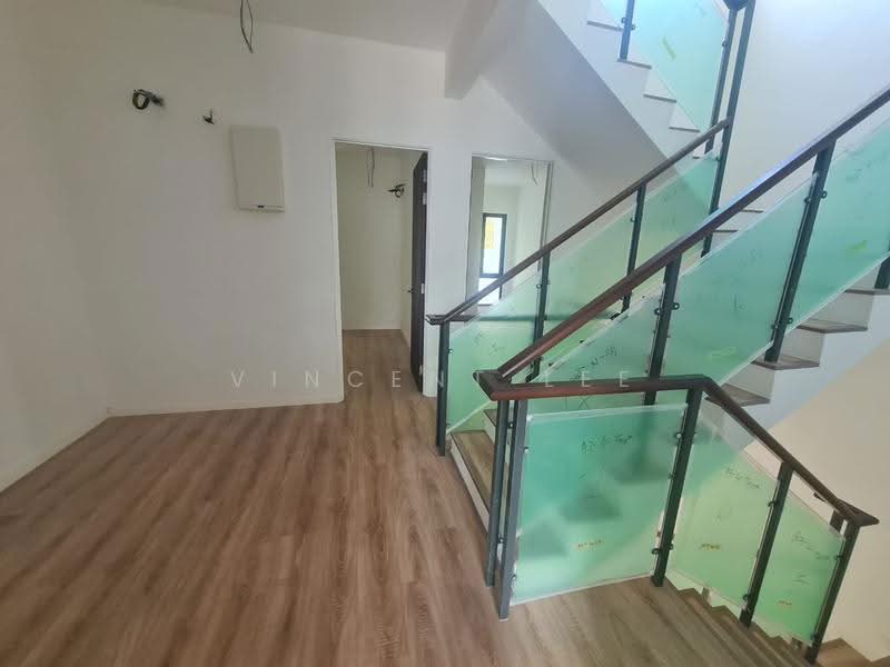 Rumah Teres 3-Tingkat untuk Dijual di Taman Puncak Jalil (Seri Kembangan) - Vincent Lee - Entrance - PropertyGuru.com.my