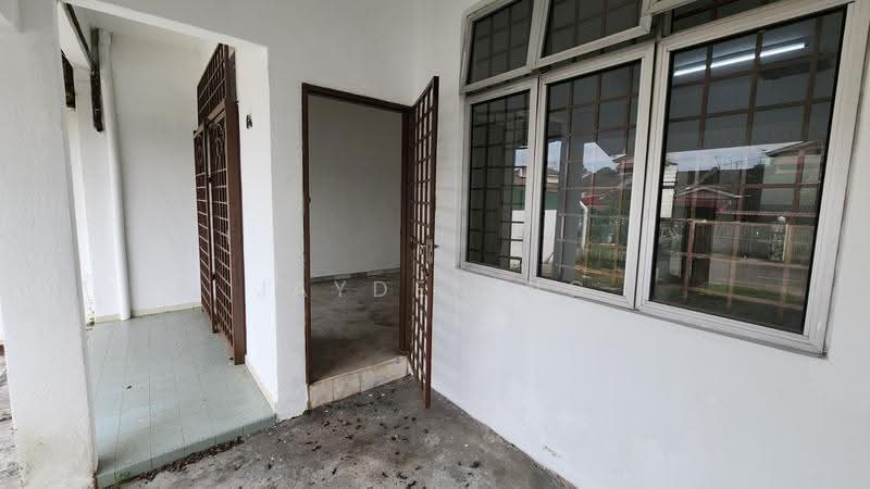 1-storey Terraced House for Sale in Taman Desa Cemerlang (Ulu Tiram) - Jayden Ng - Exterior - PropertyGuru.com.my