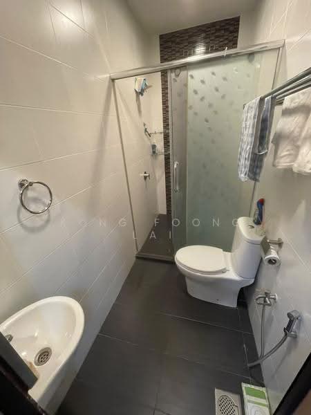 Rumah Teres 2-Tingkat untuk Dijual di Bandar Nusaputra (Puchong) - Kong Foong Lai - Bathroom - PropertyGuru.com.my