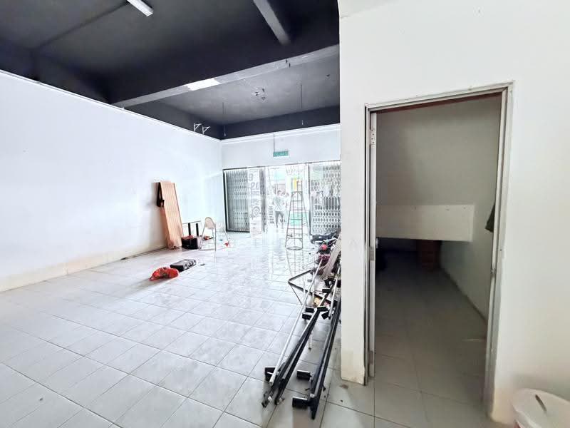 Shop for Rent in Sungai Long (Bandar Sungai Long) - Amber Lai - Interior - PropertyGuru.com.my