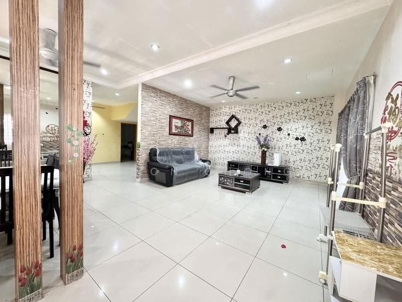 Semi-Detached House for Sale in Taman Kajang Impian (Kajang) - Eldon Chong - Living Room - PropertyGuru.com.my