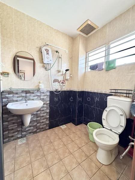 Semi-Detached House for Sale in Taman Kajang Impian (Kajang) - Eldon Chong - Bathroom - PropertyGuru.com.my