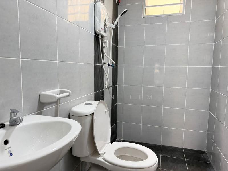 Pangsapuri untuk Disewa di Idaman Melur @ Cybersouth - Aaden Lim - Bathroom - PropertyGuru.com.my