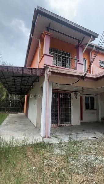 2-storey Terraced House for Sale in Bandar Putra Permai (Seri Kembangan) - Dorene Pui - Exterior - PropertyGuru.com.my
