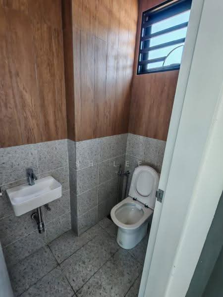 Rumah Berkembar untuk Dijual di Butterworth (Penang) - SH Lee - Bathroom - PropertyGuru.com.my