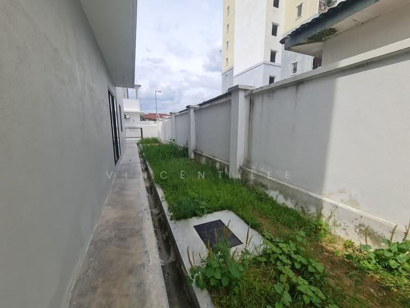 Rumah Teres 3-Tingkat untuk Dijual di Taman Puncak Jalil (Seri Kembangan) - Vincent Lee - Exterior - PropertyGuru.com.my