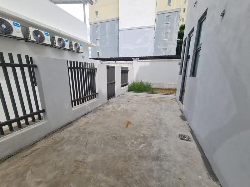 Rumah Teres 3-Tingkat untuk Dijual di Taman Puncak Jalil (Seri Kembangan) - Vincent Lee - Exterior - PropertyGuru.com.my